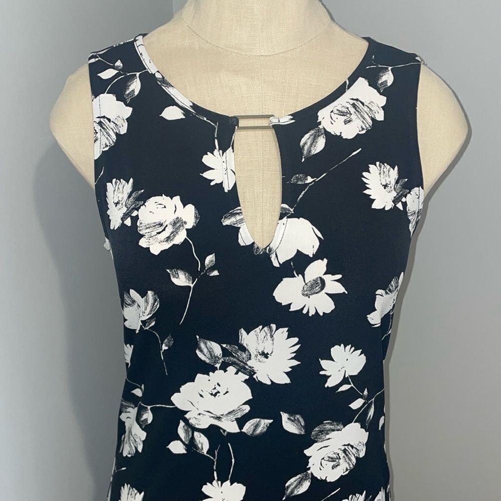 White House Black Market Sleeveless Top Size XS - Picture 2 of 10